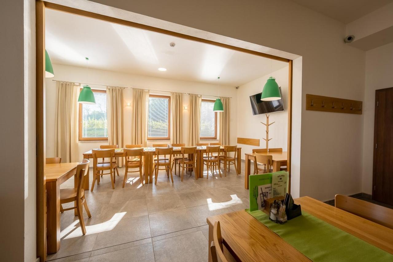 Hotel Na Zeleném statku Rasovice  Esterno foto