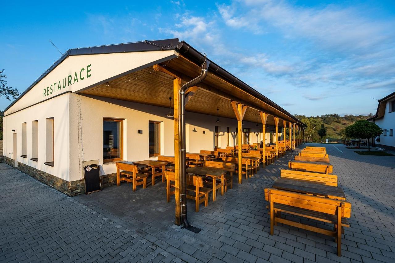 Hotel Na Zeleném statku Rasovice  Esterno foto