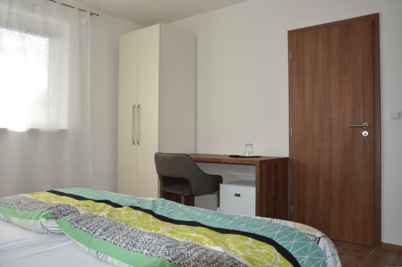Hotel Na Zeleném statku Rasovice  Esterno foto