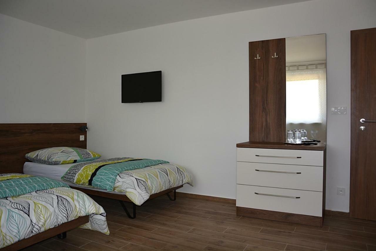 Hotel Na Zeleném statku Rasovice  Esterno foto