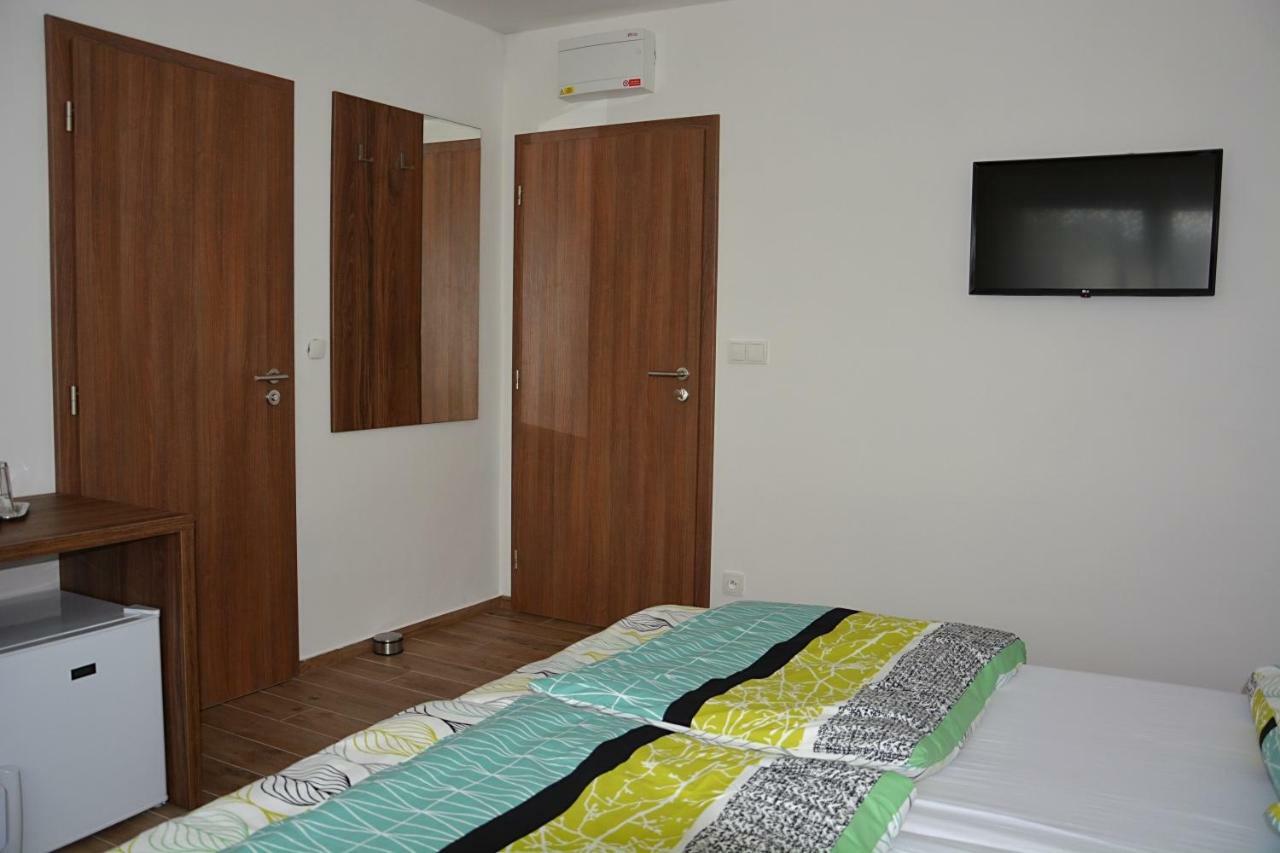 Hotel Na Zeleném statku Rasovice  Esterno foto